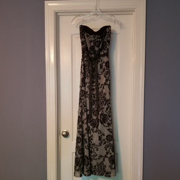 Formal dress - Picture 2 of 2